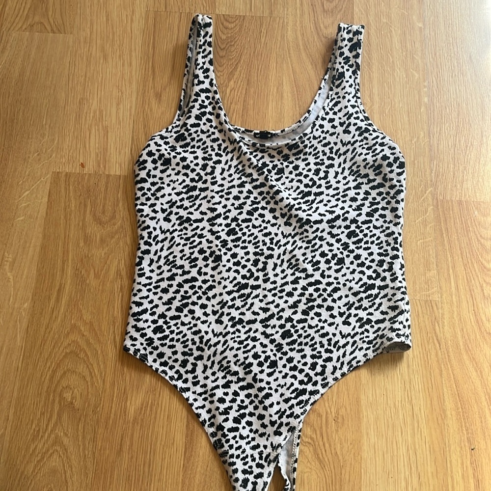 Monrow cheetah body suit animal tank thing size M